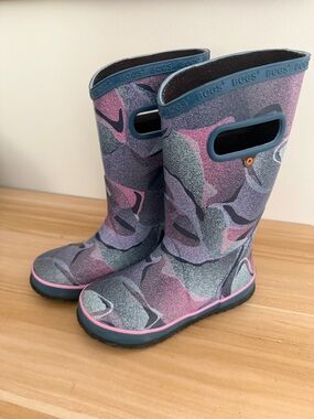 Bogs Kids' Purple & Pink Camouflage Rain Boots